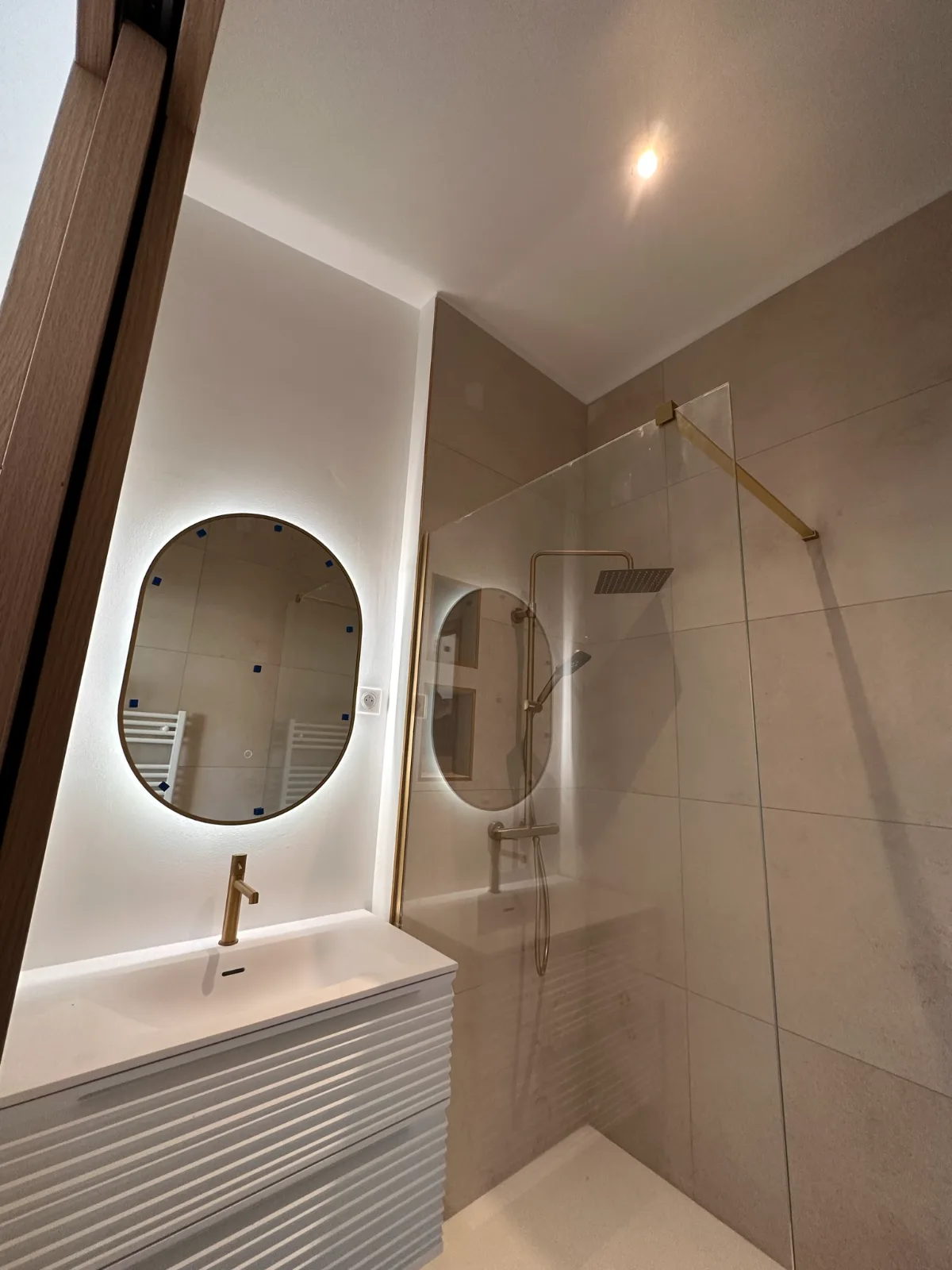 Salle de bain — éclairage sur mesure — installation No-Nc ELEC en PACA