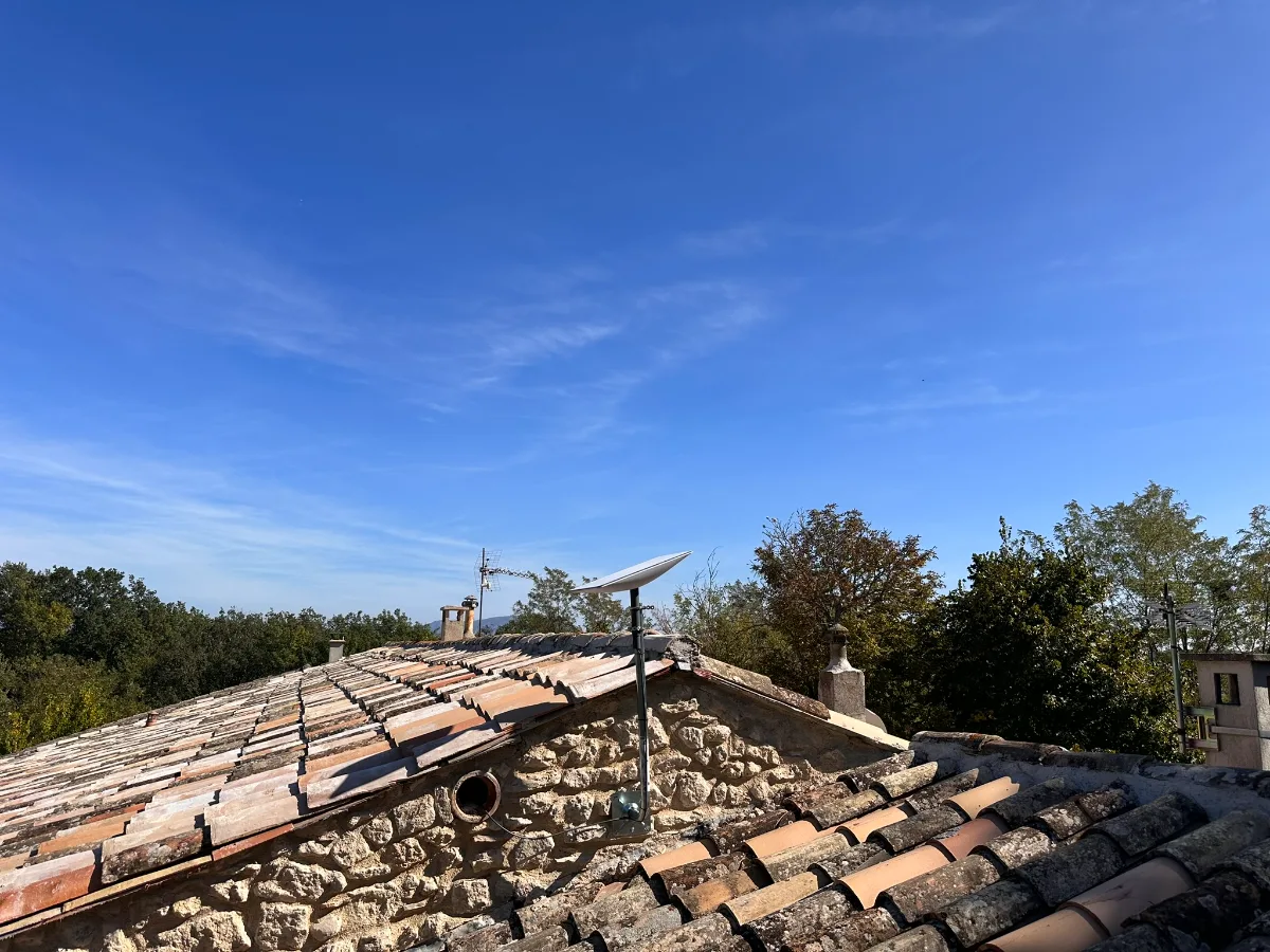 Pont radio — mas provençal — installation No-Nc ELEC en PACA