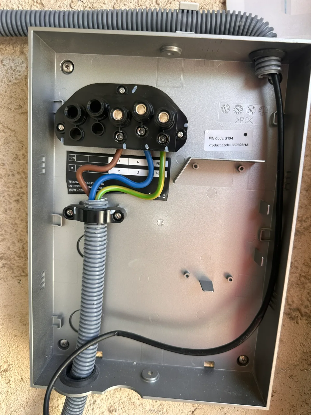 Borne IRVE — raccordement — installation No-Nc ELEC en PACA